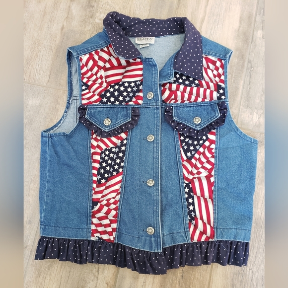 Womens Festive Vest - Picture 2 of 8